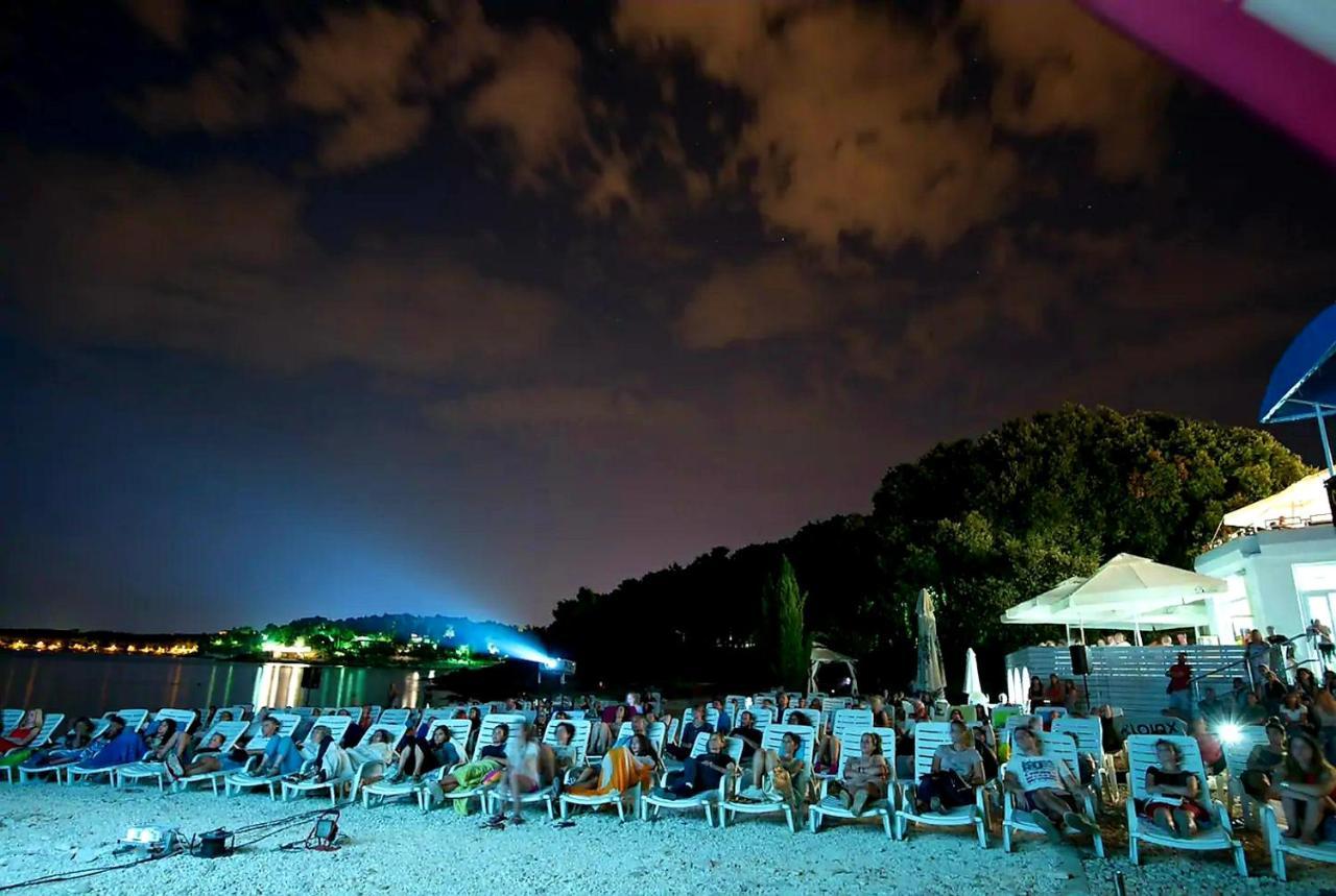 Apartment Mon Chéri-located in a quiet neighbourhood near beaches FREE PARKING Pula Exterior foto