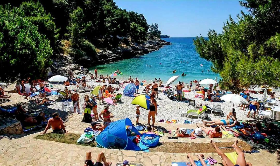 Apartment Mon Chéri-located in a quiet neighbourhood near beaches FREE PARKING Pula Exterior foto