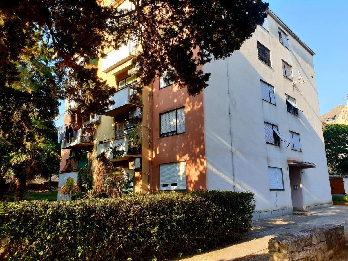 Apartment Mon Chéri-located in a quiet neighbourhood near beaches FREE PARKING Pula Exterior foto