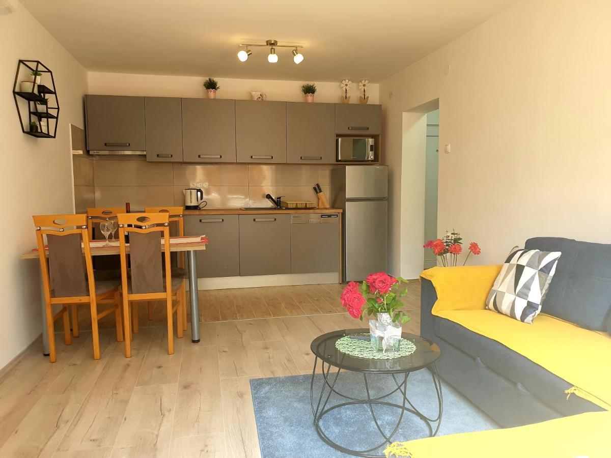 Apartment Mon Chéri-located in a quiet neighbourhood near beaches FREE PARKING Pula Exterior foto